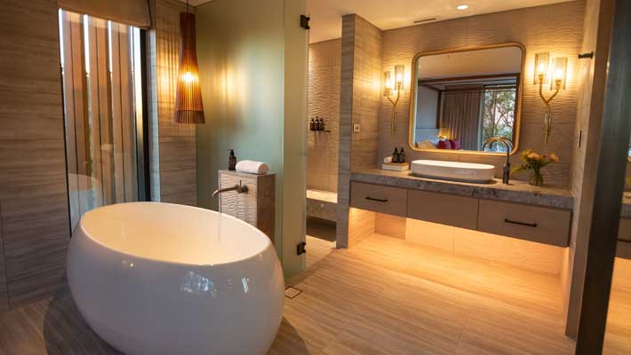 Treetop Suites - Ensuite with freestanding bath