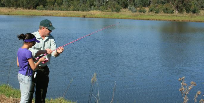 School students taught to fish responsibly during Zoo workshop